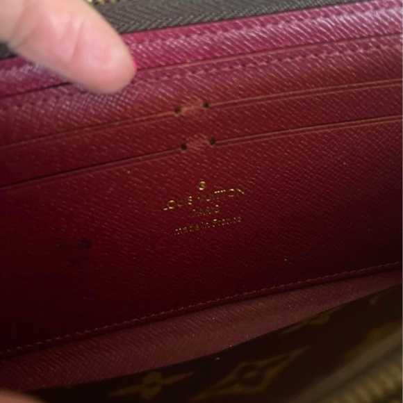 Authentic Monogram Louis Vuitton Clemence Fuscia Wallet - Picture 4 of 8